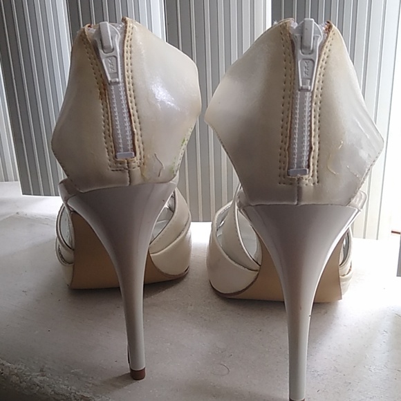 White heels - Picture 5 of 7